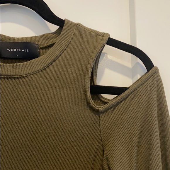 SOLD work hall top - Picture 2 of 2